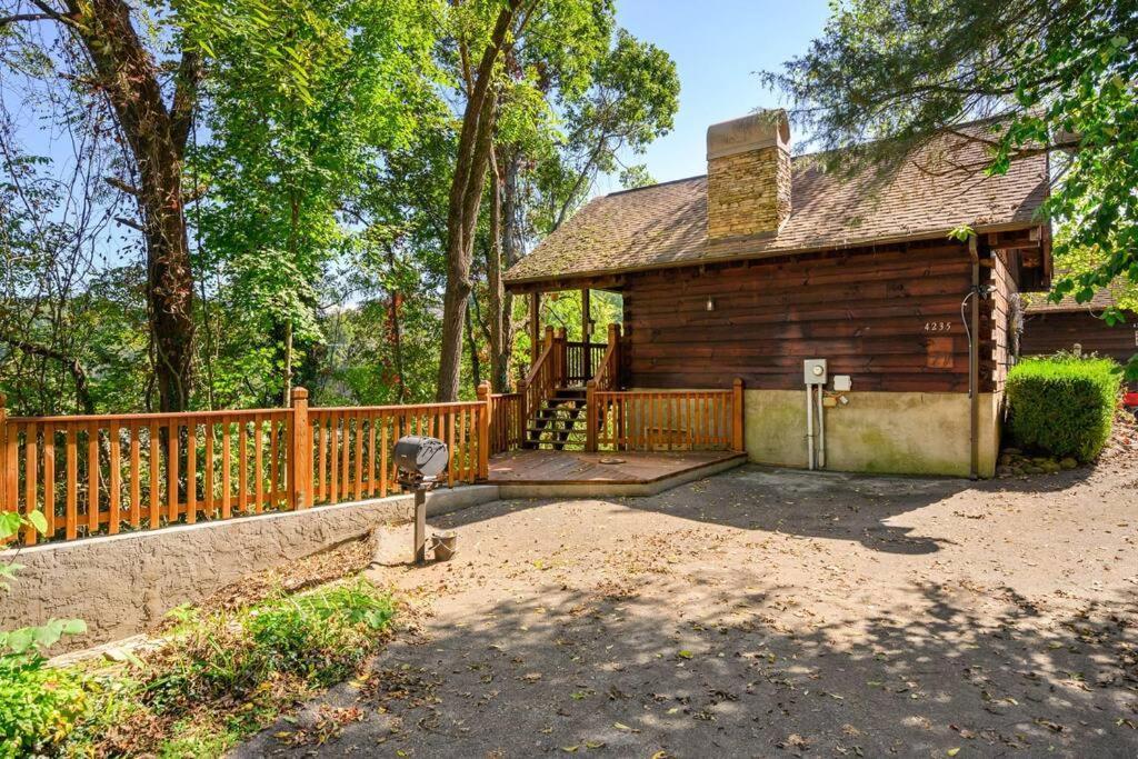 Do Not Disturb - Pigeon Forge Smoky Mountain Studio Cabin, Hot Tub, Fireplace Exteriér fotografie