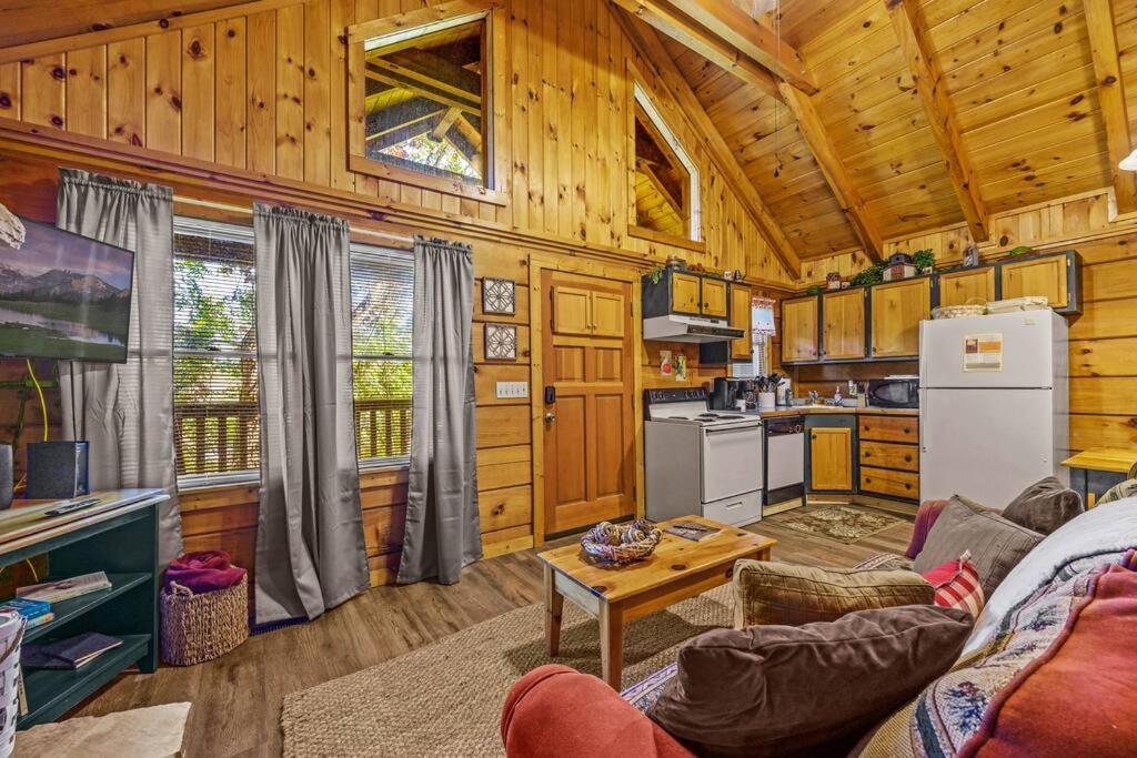 Do Not Disturb - Pigeon Forge Smoky Mountain Studio Cabin, Hot Tub, Fireplace Exteriér fotografie