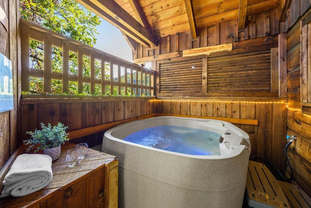 Do Not Disturb - Pigeon Forge Smoky Mountain Studio Cabin, Hot Tub, Fireplace Exteriér fotografie