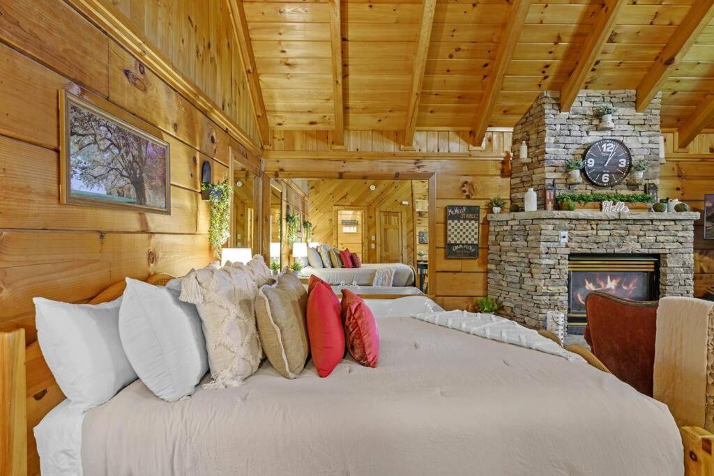 Do Not Disturb - Pigeon Forge Smoky Mountain Studio Cabin, Hot Tub, Fireplace Exteriér fotografie