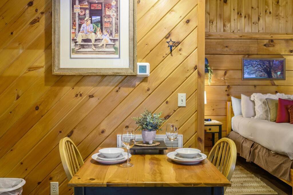 Do Not Disturb - Pigeon Forge Smoky Mountain Studio Cabin, Hot Tub, Fireplace Exteriér fotografie