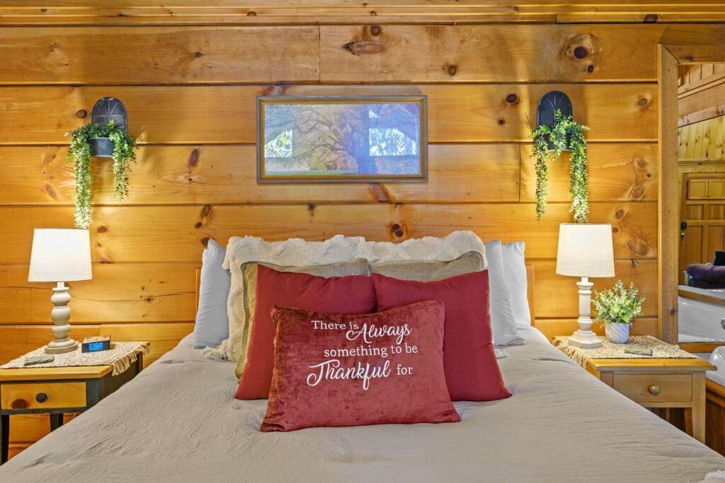 Do Not Disturb - Pigeon Forge Smoky Mountain Studio Cabin, Hot Tub, Fireplace Exteriér fotografie